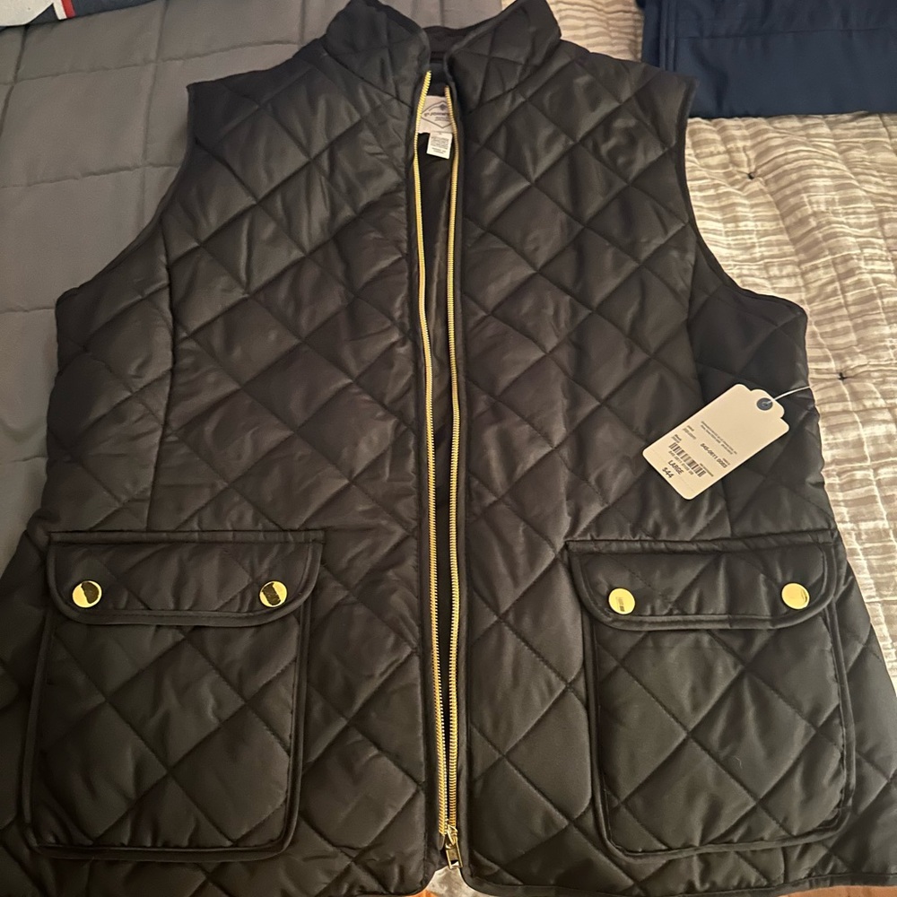St John’s Vest, Woman’s Large. New with tags. Never worn. Nonsmoking home.